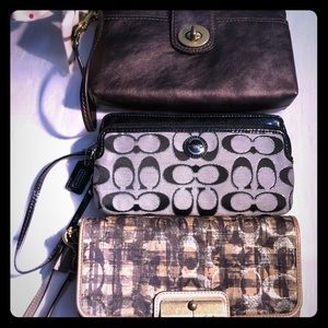 Coach wristlet wallet trio